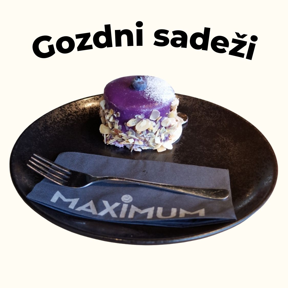 Gozdni sadeži z jogurtom